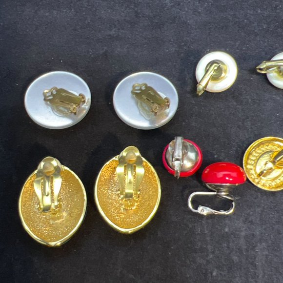 Lot of 7 Gold Tone Clip On Earrings (3951) - Picture 6 of 8